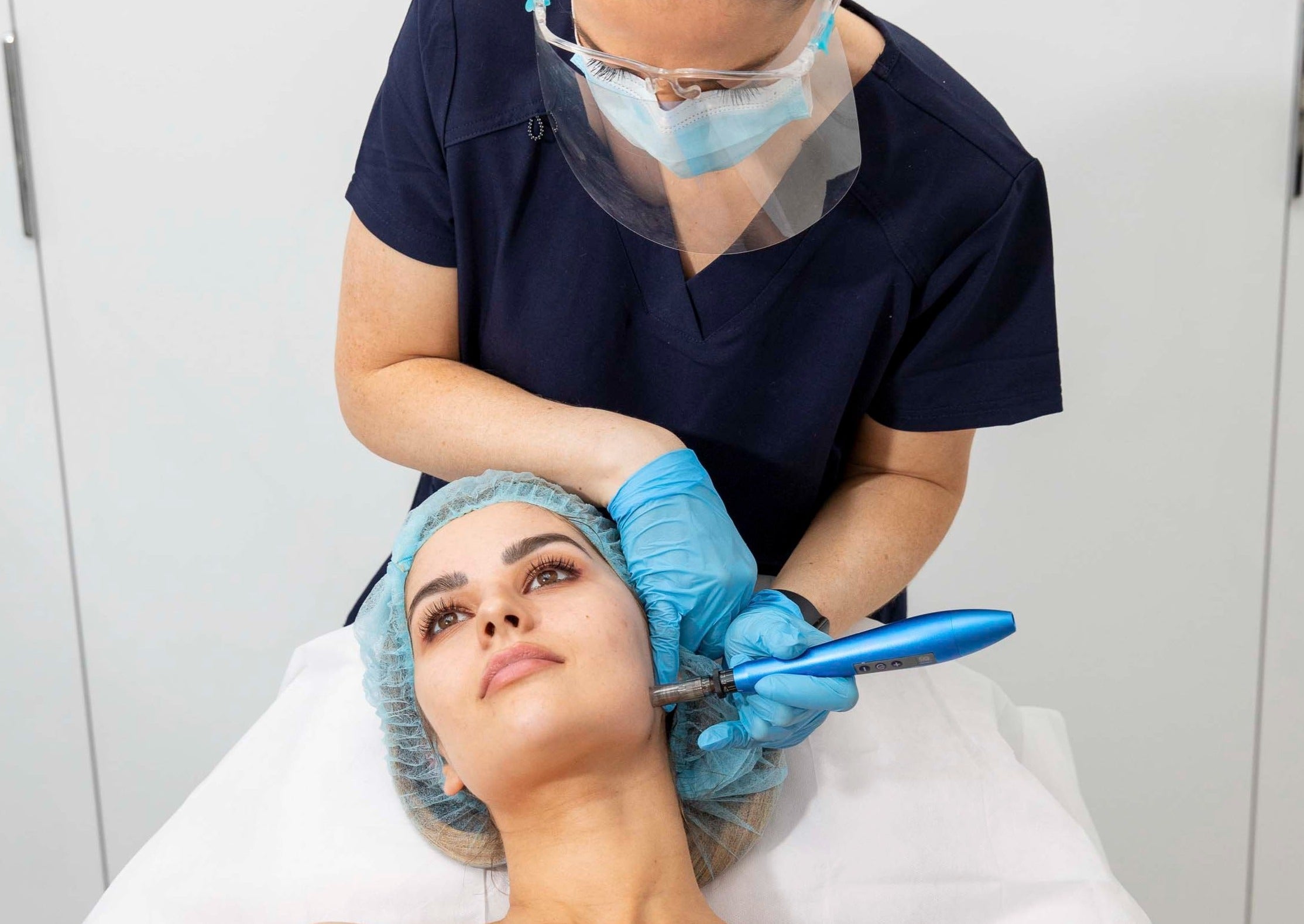 Dermapen Deluxe Microneedling with Uber Peel & LED Course of 2 (save €211)