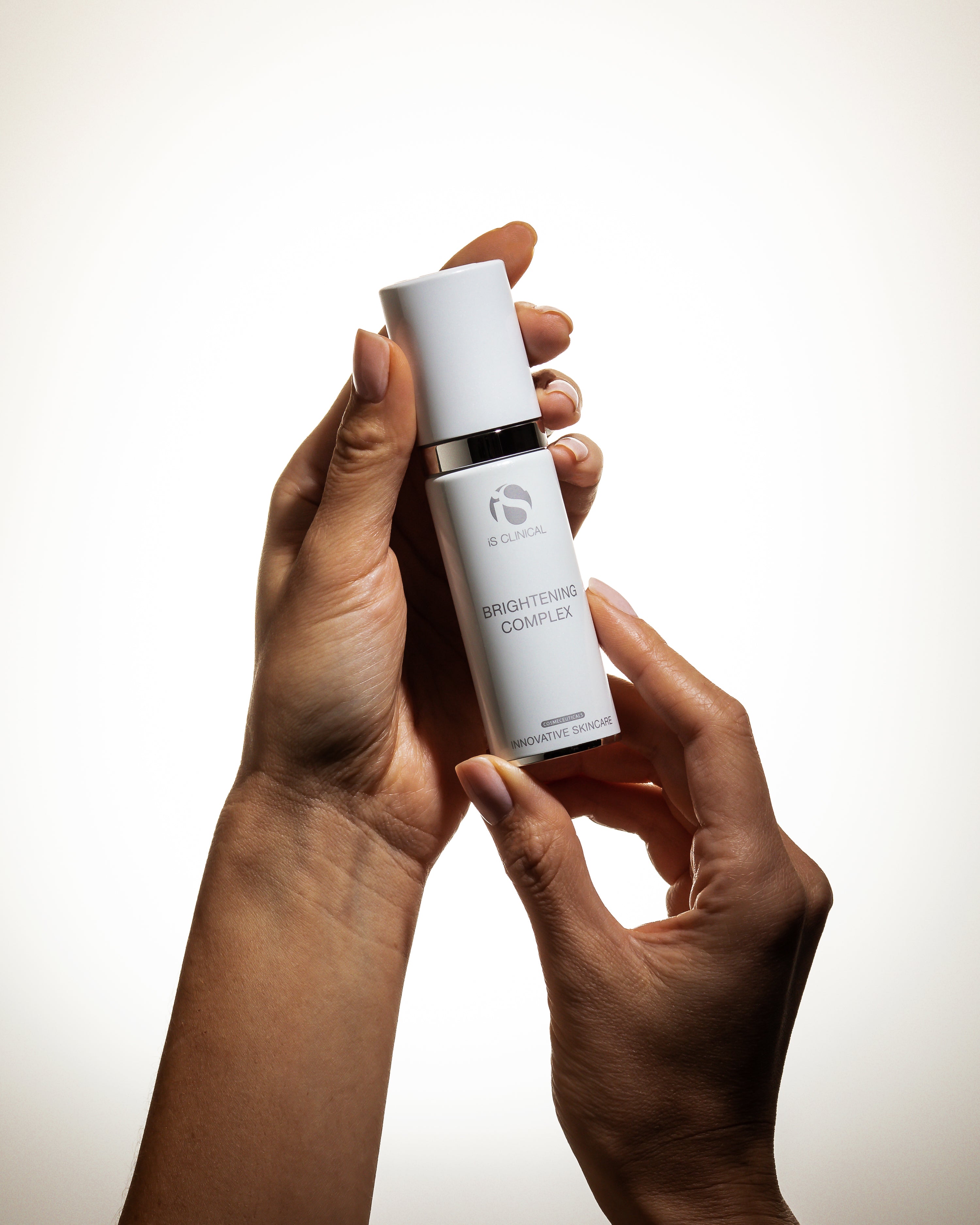iS Clinical Brightening Complex 30ml 50% OFF